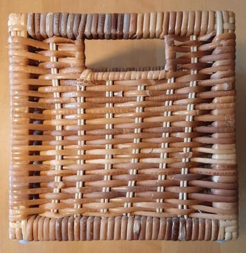 Set van 3 rieten manden (past perfect in een Ikea Billy) beschikbaar voor biedingen