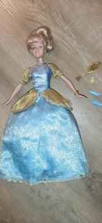 barbie prinses Cinderella, Kinderen en Baby's, Speelgoed | Poppen, Ophalen of Verzenden, Zo goed als nieuw, Barbie