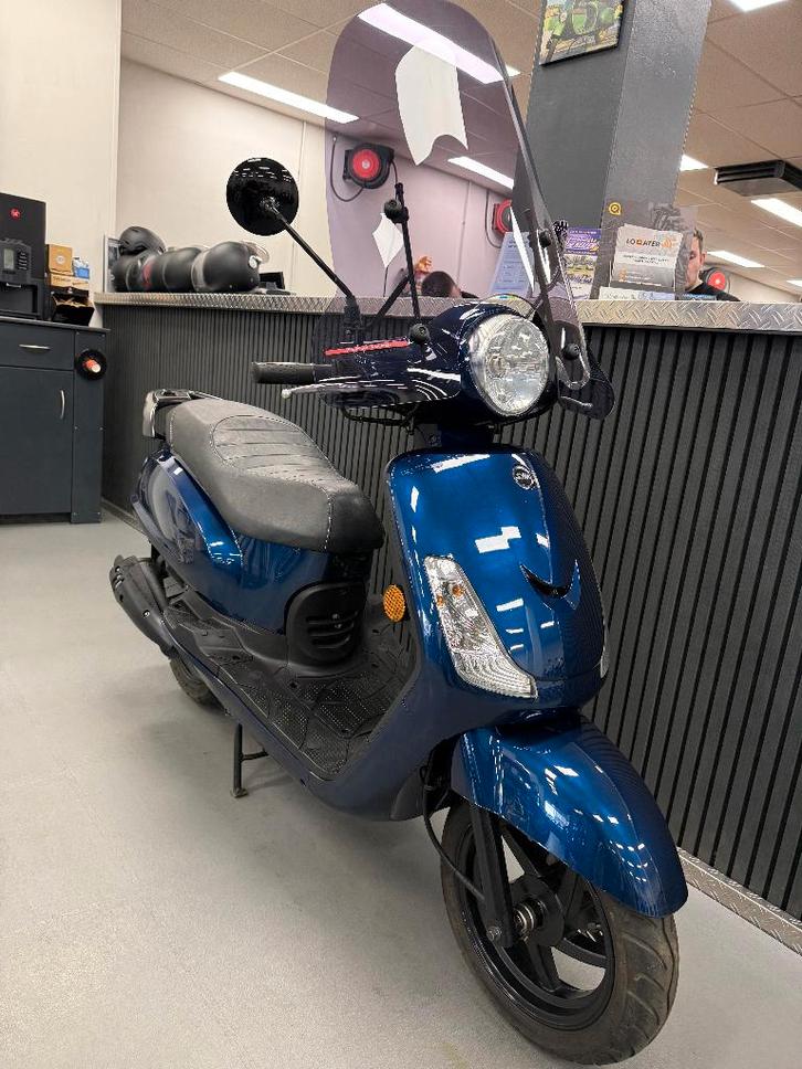 Sym Fiddle 2 Brom Blauw E4 45KM BJ 2021 Smoke windscherm, Fietsen en Brommers, Scooters | SYM, Zo goed als nieuw, Fiddle, Maximaal 45 km/u