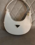 Prade beige / crème handtas, Sieraden, Tassen en Uiterlijk, Tassen | Damestassen, Ophalen of Verzenden, Zo goed als nieuw, Beige