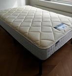 Bedframe opvouwbaar & memory matras 140x190, Huis en Inrichting, Ophalen, Tweepersoons, Zo goed als nieuw, Bedbodem