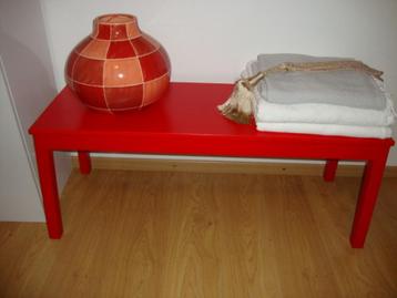 Bankje, plantentafel, speeltafel  Ikea. Kleur rood beschikbaar voor biedingen