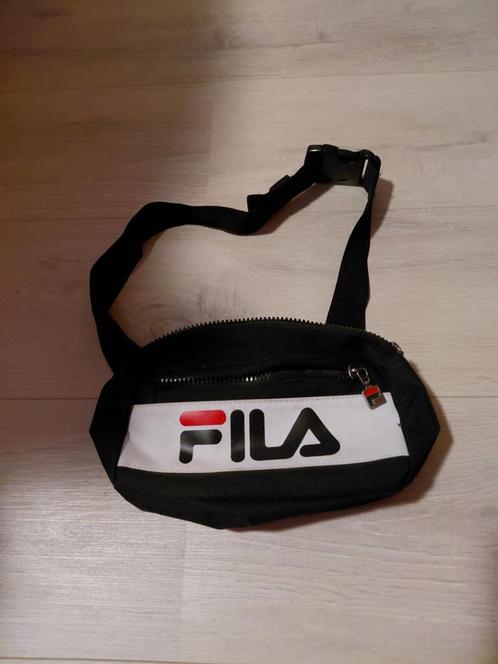 Fila Heuptasje Zwart, Sieraden, Tassen en Uiterlijk, Tassen | Damestassen, Zo goed als nieuw, Schoudertasje, Zwart, Ophalen of Verzenden