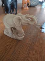 Stenen olifanten beeldje, Verzamelen, Beelden en Beeldjes, Ophalen, Zo goed als nieuw, Dier