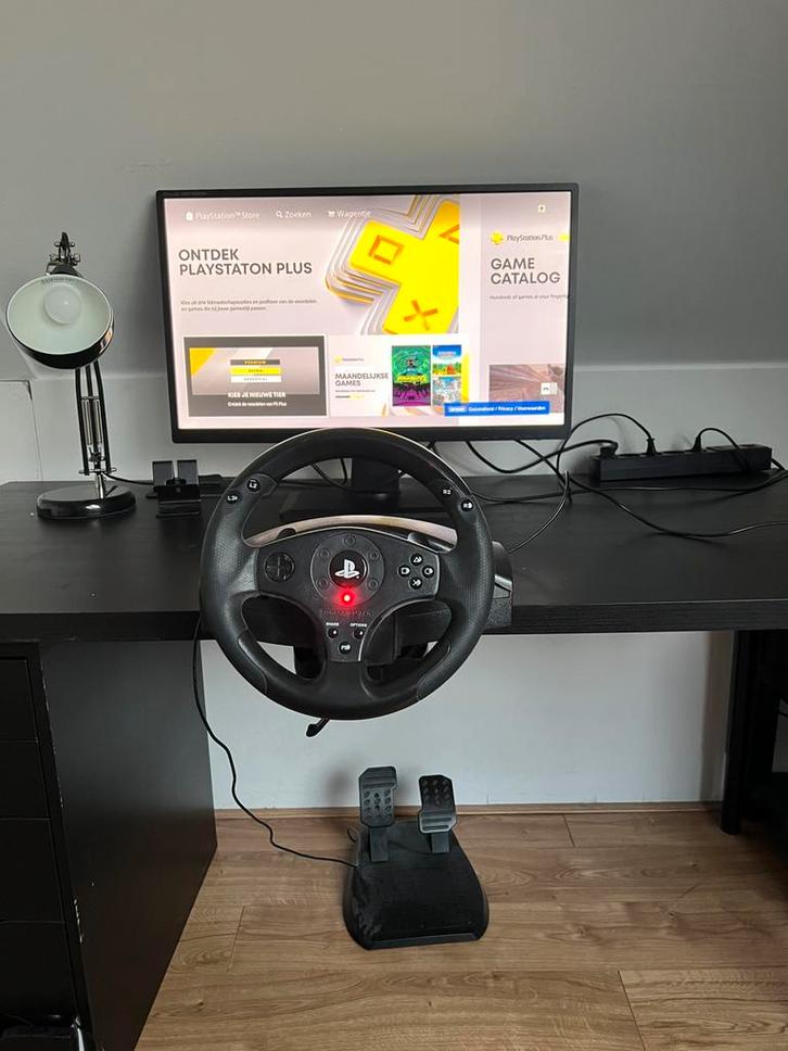 Formule 1 stuur + pedalen, Spelcomputers en Games, Spelcomputers | Sony PlayStation Consoles | Accessoires, Zo goed als nieuw