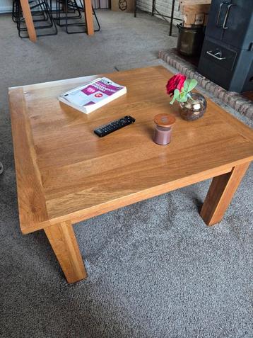 Houten Salontafel beschikbaar voor biedingen