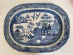 Antieke blauw witte vleesschaal met "Willow Pattern" England, Antiek en Kunst, Antiek | Keramiek en Aardewerk, Verzenden