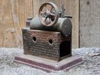 Antieke kleine   stoommachine, Ophalen of Verzenden