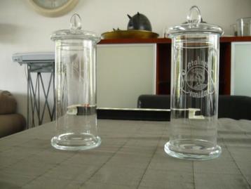 Gegraveerde Glazen Leonidas potten met deksel beschikbaar voor biedingen