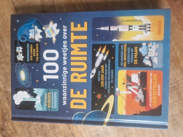 Alex E.A. FRITH - 100 waanzinnige weetjes over de ruimte, Boeken, Kinderboeken | Jeugd | 13 jaar en ouder, Zo goed als nieuw, Ophalen