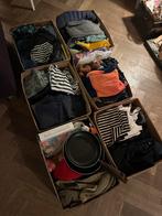 Diverse spullen in 6 bananendozen, Ophalen