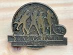 NVD Swinging World Standaard Bros, Verzamelen, Speldjes, Pins en Buttons, Ophalen of Verzenden, Zo goed als nieuw