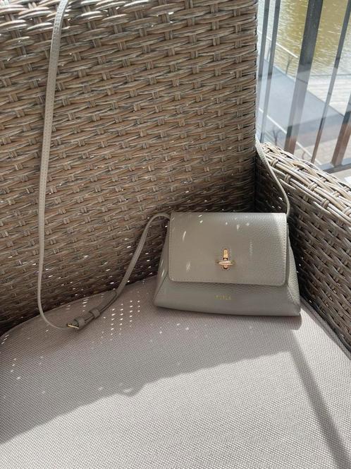 FURLA crossbody ( origineel ) net mini marmo C, Sieraden, Tassen en Uiterlijk, Tassen | Damestassen, Nieuw, Schoudertasje, Ophalen of Verzenden