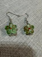 Groene Bloemen Oorbellen - Glas, Sieraden, Tassen en Uiterlijk, Oorbellen, Hangers, Ophalen of Verzenden, Groen, Glas