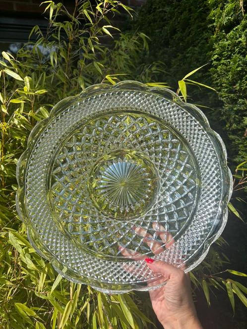 Vintage (fruit)schaal bewerkt glas,zgan, Antiek en Kunst, Antiek | Glas en Kristal, Ophalen of Verzenden