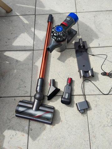 DYSON V8  beschikbaar voor biedingen