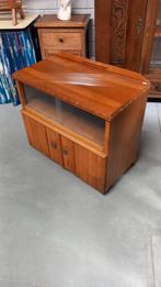 Vintage Houten Kastje met Glazen Deuren, Ophalen