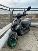 Piaggio Zip, Fietsen en Brommers, Ophalen, Maximaal 45 km/u, Zo goed als nieuw, Benzine