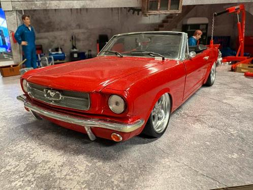 1:18 Revell Ford Mustang 1965 custom met veste wielen, Hobby en Vrije tijd, Modelauto's | 1:18, Gebruikt, Auto, Revell, Ophalen of Verzenden