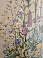 Groot ingelijst borduursel / geborduurd bloemen schilderij, Antiek en Kunst, Kunst | Schilderijen | Klassiek, Ophalen