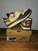 Nike AM1 x Travis Scot Cactus Jack Baroqu Brown - Maat 42.5, Ophalen of Verzenden, Nieuw, Bruin