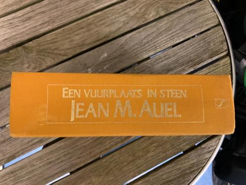 Een vuurplaats in steen; Jean M Auel; deel 5 De Aardkinderen, Boeken, Historische romans, Zo goed als nieuw, Ophalen of Verzenden
