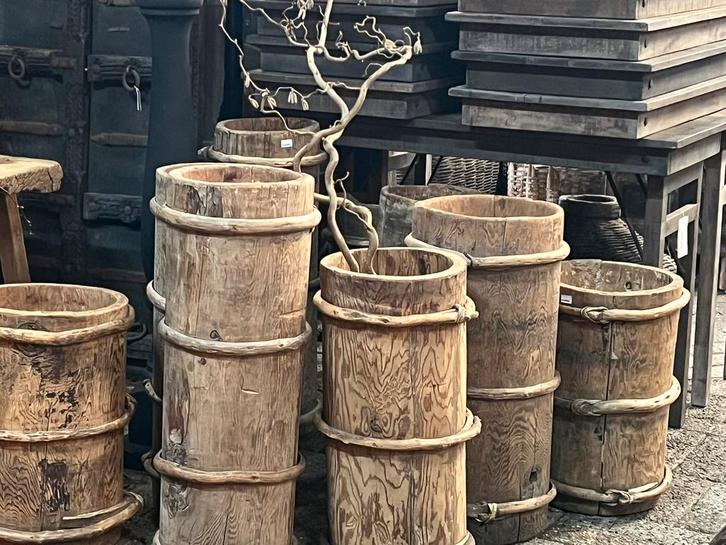 Oude houten ton bucket turkse vijzel stoer sober landelijk, Tuin en Terras, Bloembakken en Plantenbakken, Zo goed als nieuw, Hout