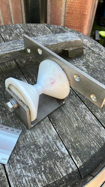 Ankerroller schip beschikbaar voor biedingen
