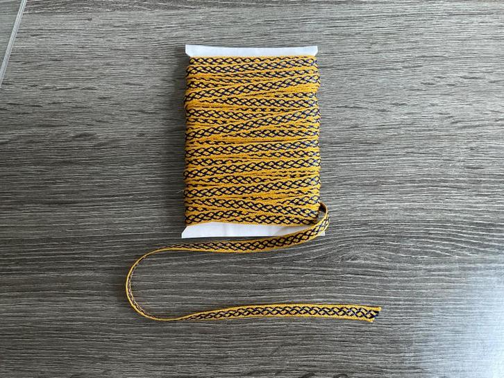 Nr 249 ) Aanbieding prachtig retro band   10 meter € 3,95, Hobby en Vrije tijd, Naaien en Fournituren, Nieuw, Kant, Verzenden