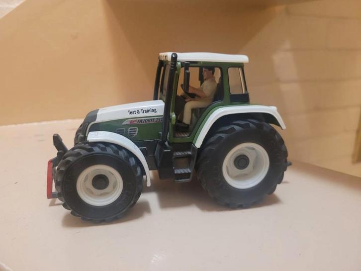 Siku Fendt 712 Test&Training, Hobby en Vrije tijd, Modelauto's | 1:32, Zo goed als nieuw, Tractor of Landbouw, SIKU, Ophalen of Verzenden
