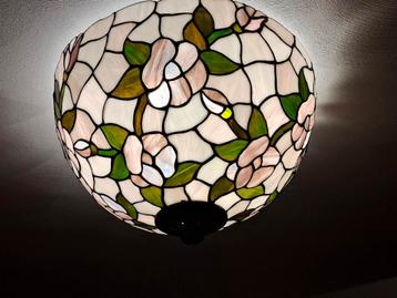 Tiffany plafondlamp ca. 60 cm doorsnee + 45 cm . Uniek model beschikbaar voor biedingen