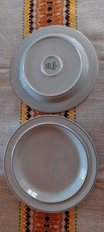 2 Vintage Arabia Fennica diner borden, Huis en Inrichting, Keuken | Servies, Keramiek, Ophalen of Verzenden, Zo goed als nieuw