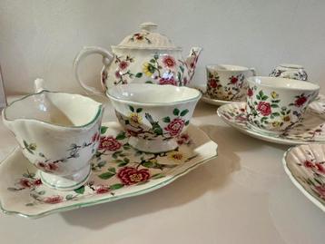 Antieke Engels theeservies van James Kent beschikbaar voor biedingen