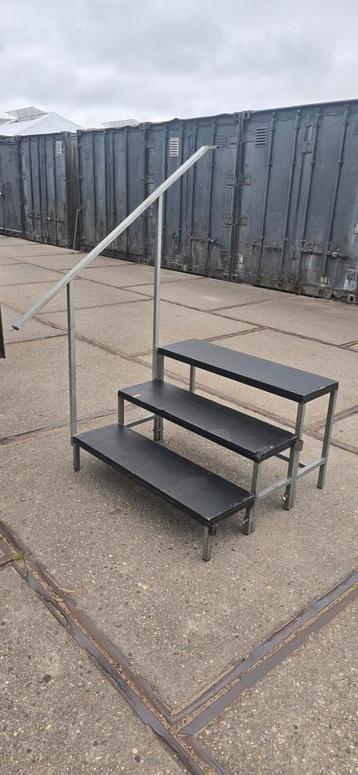 Podium Trap - 80cm Opstap beschikbaar voor biedingen