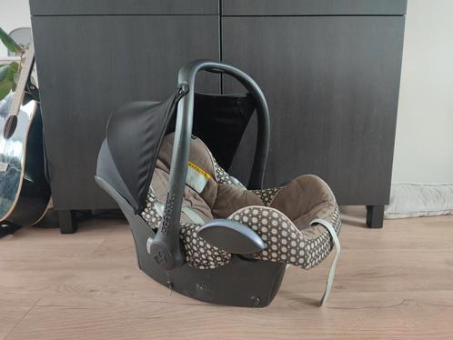 Maxi Cosi met zonnescherm en regenhoes, Kinderen en Baby's, Autostoeltjes, Gebruikt, Maxi-Cosi, 0 t/m 18 kg, Autogordel of Isofix