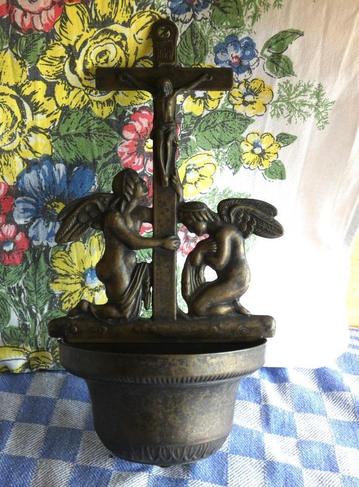 oude wijwaterbak/ koperen/ messing wijwaterbak/ religie, Antiek en Kunst, Antiek | Religie, Ophalen of Verzenden