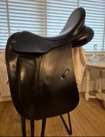 Dressuur zadel 18 inch., Dieren en Toebehoren, Paarden en Pony's | Zadels, Ophalen of Verzenden, Zo goed als nieuw, Dressuur