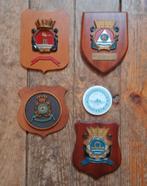 14 Stuks Marine wapenschildjes en 1 keramiek plaque., Verzamelen, Militaria | Algemeen, Ophalen, Marine, Nederland, Embleem of Badge