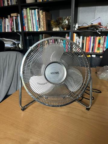 Vloer ventilator retrostijl beschikbaar voor biedingen