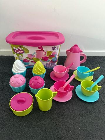 Magic Susy - Cup Cake coffee set. beschikbaar voor biedingen