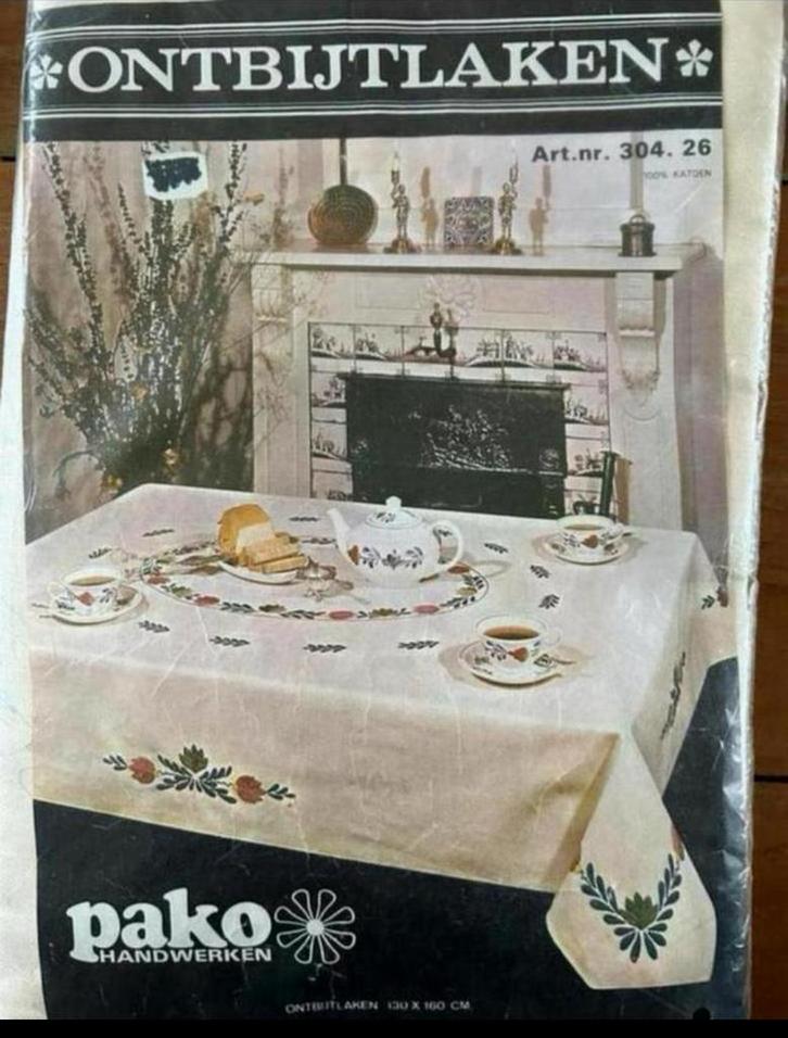 Boerenbont ontbijt/ tafellaken, Hobby en Vrije tijd, Borduren en Borduurmachines, Zo goed als nieuw, Borduurgaren of Zijde, Ophalen of Verzenden