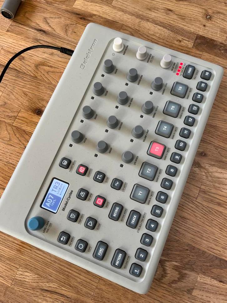 Elektron Model:Cycles Groovebox - Zo goed als nieuw!, Muziek en Instrumenten, Midi-apparatuur, Zo goed als nieuw, Ophalen of Verzenden