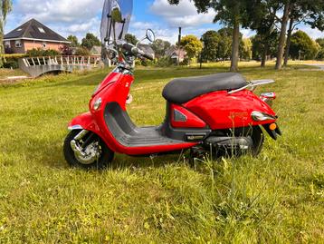 Zeer nette retro scooter beschikbaar voor biedingen