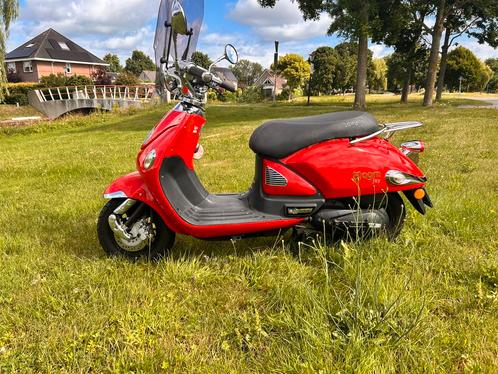 Zeer nette retro scooter, Fietsen en Brommers, Snorfietsen en Snorscooters, Zo goed als nieuw, Overige merken, Ophalen