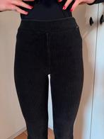 Zwarte velvet flared legging, ribfluweel WE Fashion, Broek, Meisje, Ophalen of Verzenden, Zo goed als nieuw