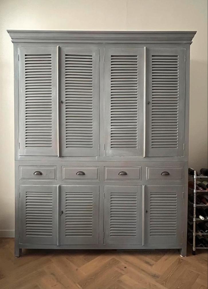 Prachtige grijze houten kast, Huis en Inrichting, Kasten | Buffetkasten, Gebruikt, 200 cm of meer, 150 tot 200 cm, 25 tot 50 cm