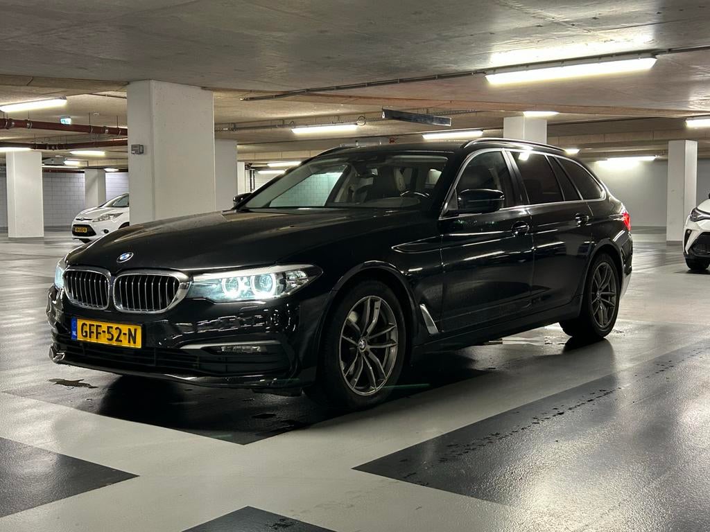 BMW 5-Serie 520i 184pk Aut. 2019 Zwart, Auto's, BMW, Particulier, 5-Serie, ABS, Airbags, Airconditioning, Alarm, Android Auto