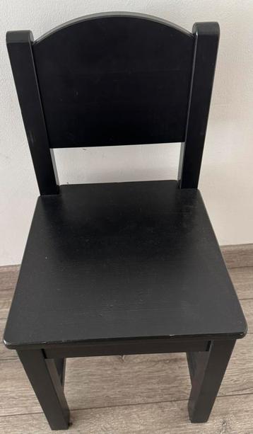 **KOOP NU** Zwarte Sundvik kinderetoel. Heel weinig gebruikt beschikbaar voor biedingen