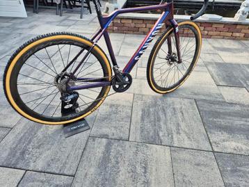 Canyon inflite cfr alpecin deceuninck 12 speed ultegra.  beschikbaar voor biedingen