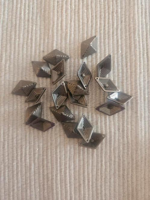 Studs: Grijskleurig paralellogram, Hobby en Vrije tijd, Naaien en Fournituren, Nieuw, Overige typen, Ophalen of Verzenden